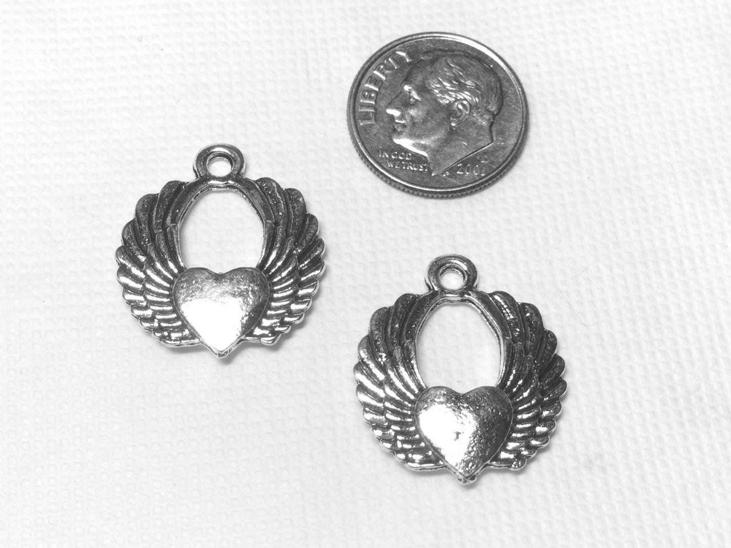 #2762 / Antique Silver Alloy Wings with Heart Charm, Pendant or Earring / 21.5x19x3mm / 2mm Attached Loop / Sold Individually