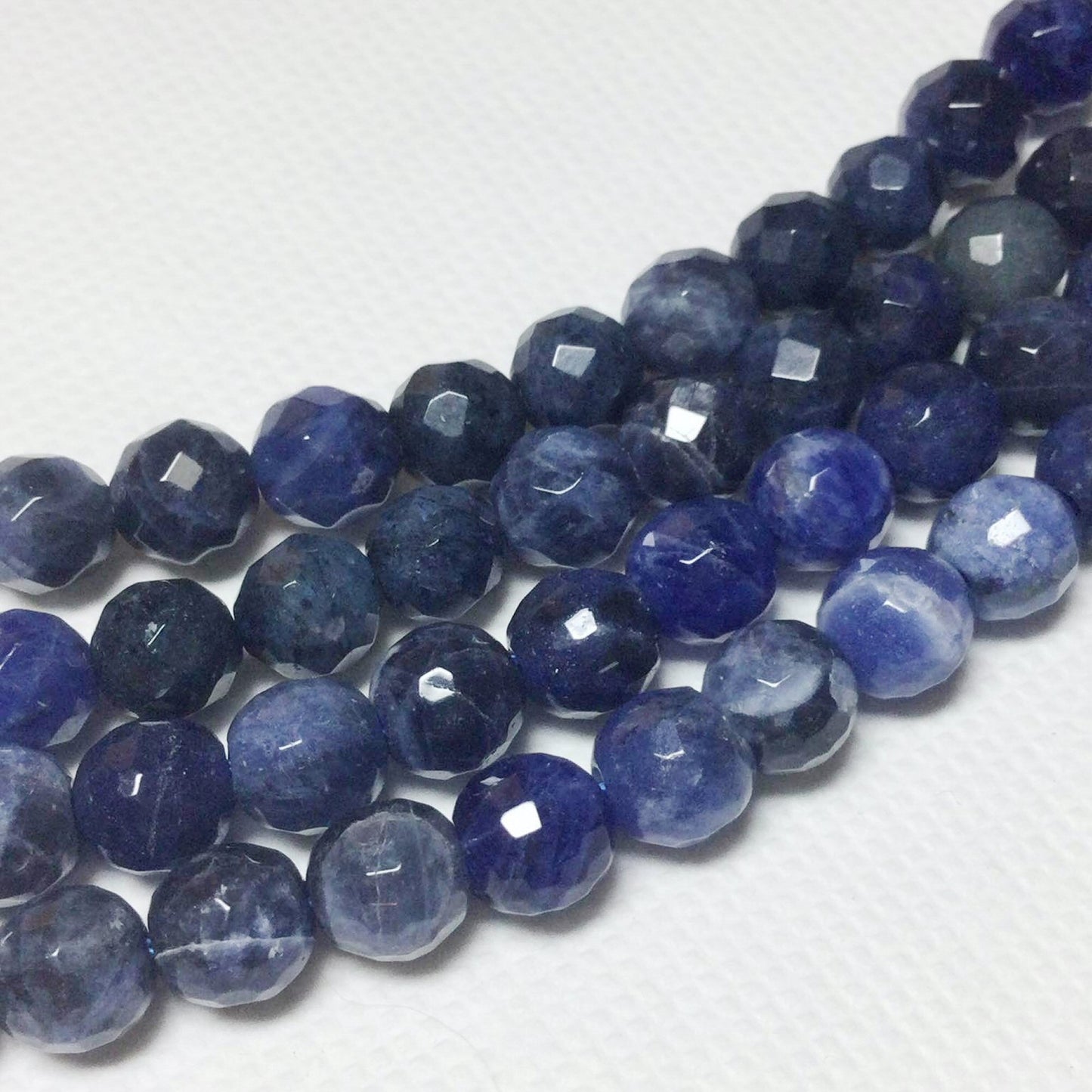 #2788 / Natural Diamond Cut Faceted Sodalite 6mm Round Beads / 0.5mm Hole / Strand of 22 Beads