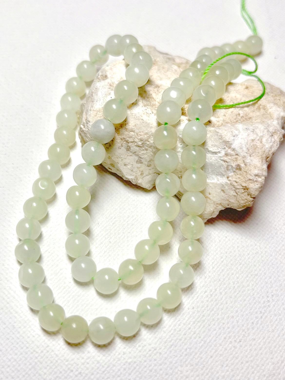 #3114 / Natural Polished Light Green Dyed Jade Round Beads / 6-6.5mm / 1mm Hole / 15" Strand