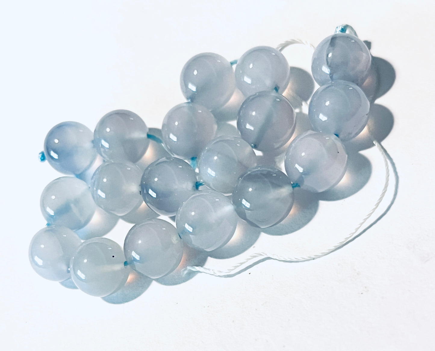#2211 Natural Blue Lace Agate Round Beads / Grade AB / 10mm / 1mm Hole / 7 1/4” Strand (18 Beads)