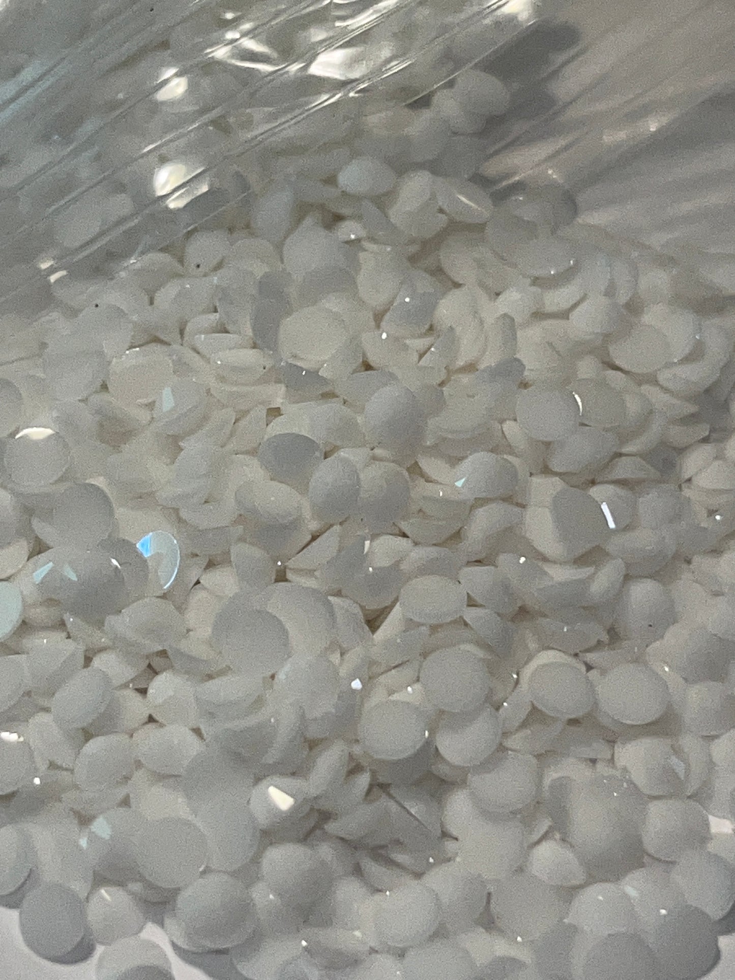 White Matte Resin Jelly Rhinestones / 4mm Flat Back / 43.4g