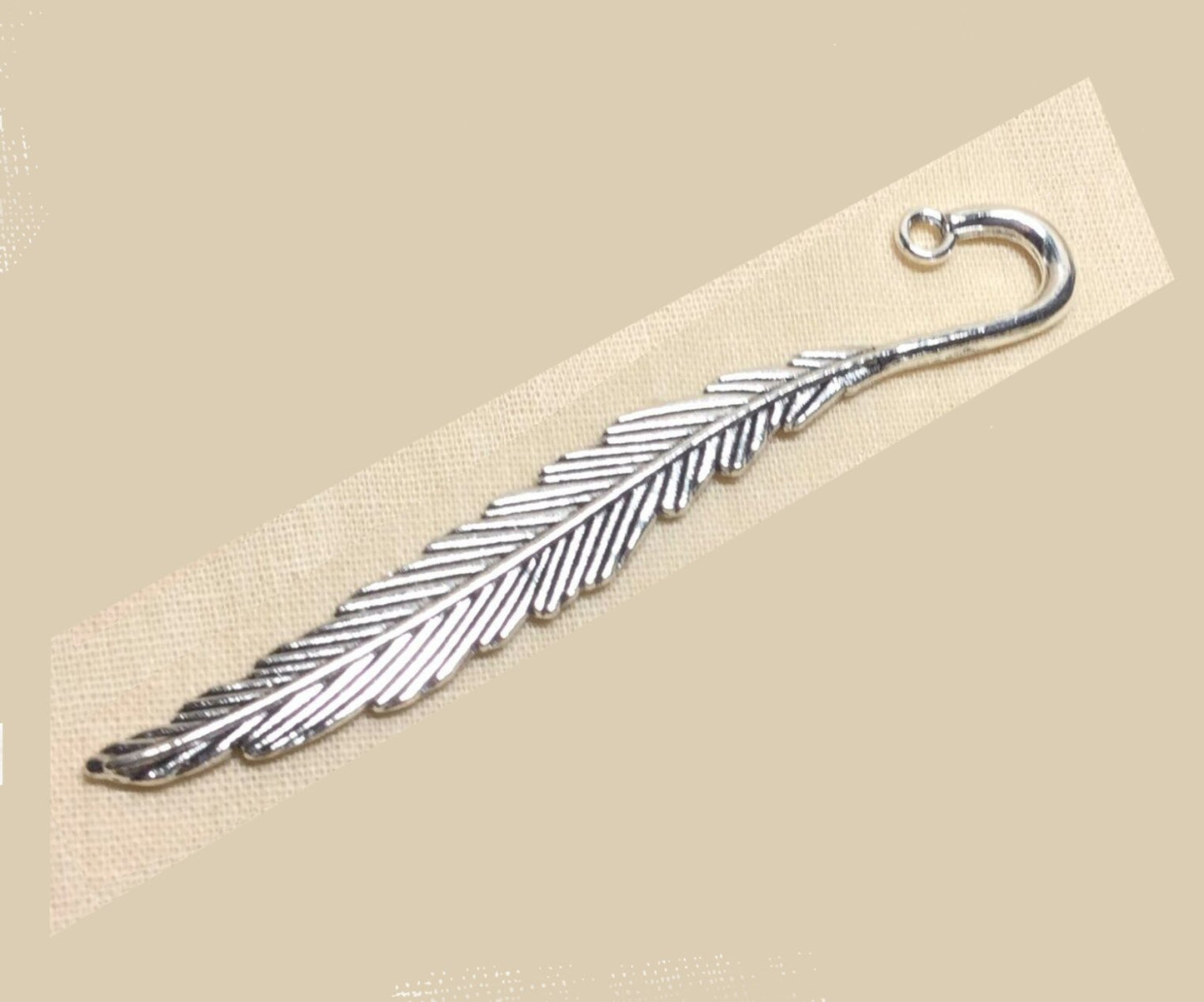 #2448FEATHER Antique Silvertone Feather Bookmarks / 79x13x2.5mm / Lead-Cadmium-Nickel Free / 2mm Loop / Sold Individually