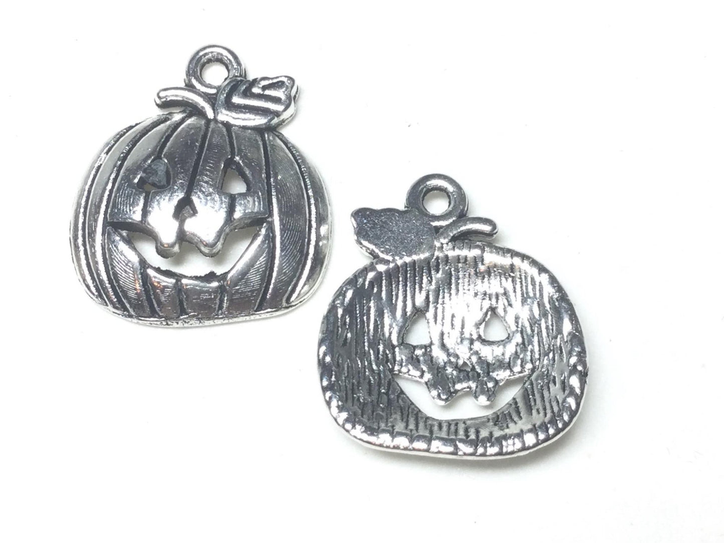 #2743 / Antique Silver Smiling Pumpkin Charm, Pendant or Earring / 18x16x3.5mm / Lead, Cadmium Free / Attached Loop 2mm / Sold Individually