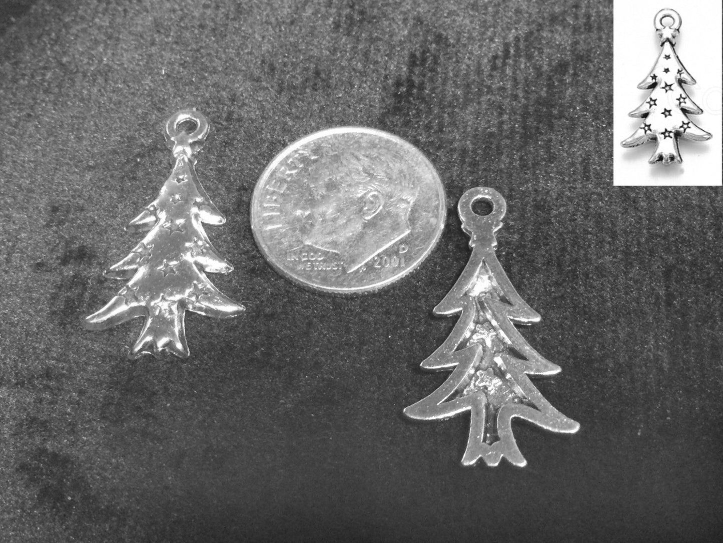 #2766 / Antique Silver Alloy Christmas Tree Charm, Pendant or Earring / 26.5x14x2mm / 1.6mm Attached Loop / Lot of 5