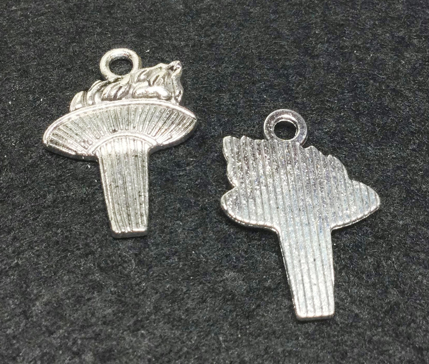 #2792 / Antique Silver Freedom Torch Charm, Pendant or Earring / 21.5x15.5x2.5mm / Cadmium, Lead Free / 2mm Attached Loop / Lot of 5