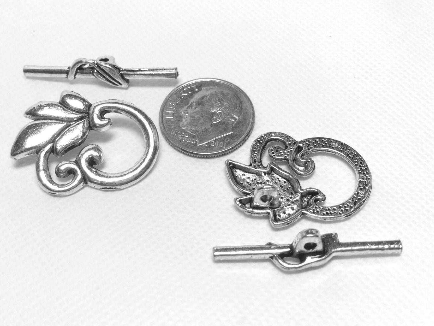#2860 / Antique Silver Leaf Toggle Clasp Set / (Leaf) 25x19x7mm, (Bar) 30x7x2.5mm / 1.6mm Attached Loops / Sold as Set