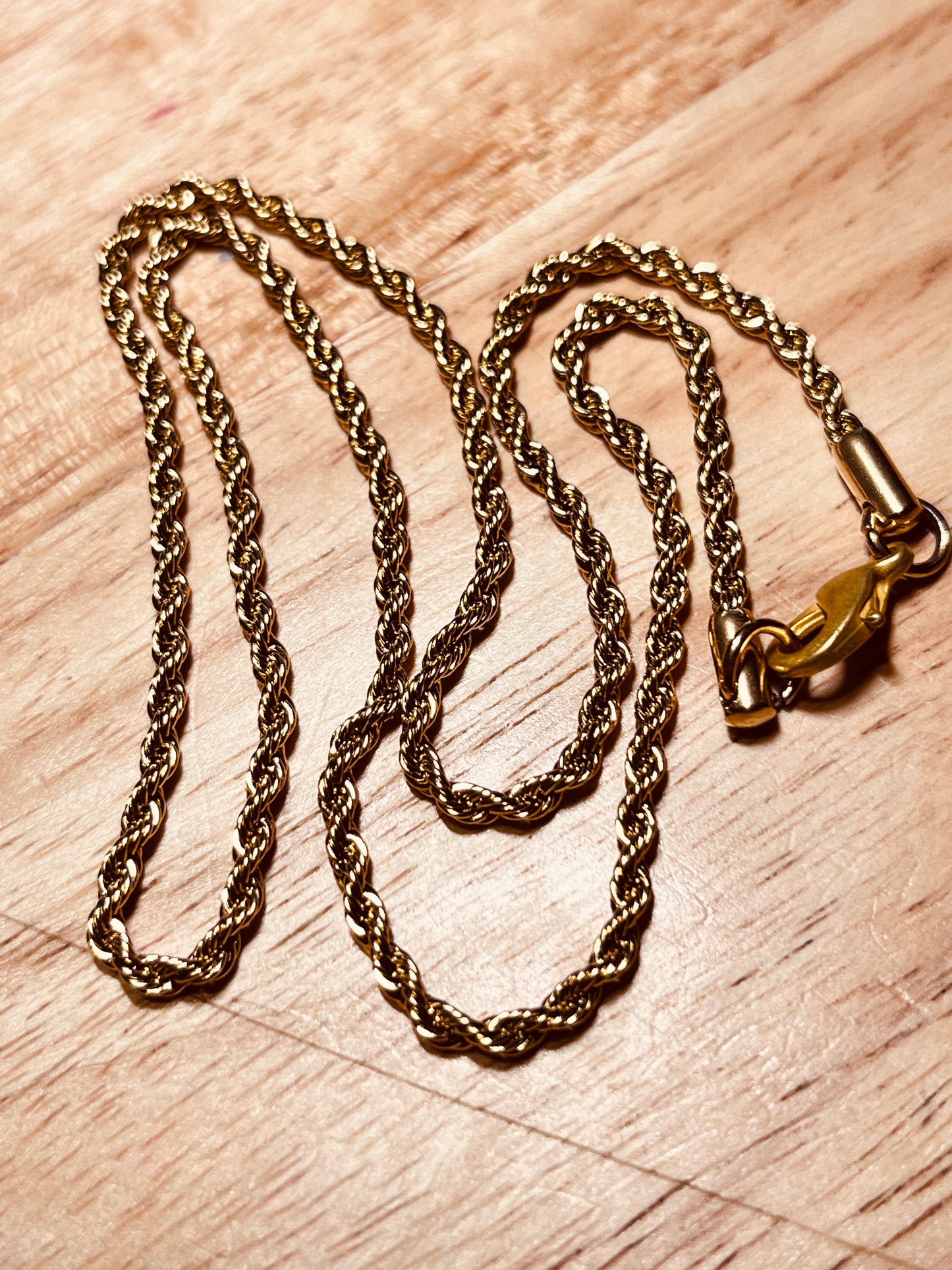 #2601G / 18K Gold Plated Stainless Steel Twisted Rope 18” Necklace with a Lobster Claw Clasp / 2.3mm Rope / Sold Individually