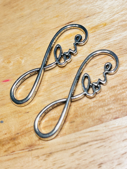 #2596 / Antiqued Silver Alloy Infinity Connectors with Scrolled “Love” Text / Cadmium-Lead Free / 37.5x12x3mm / Lot of 3