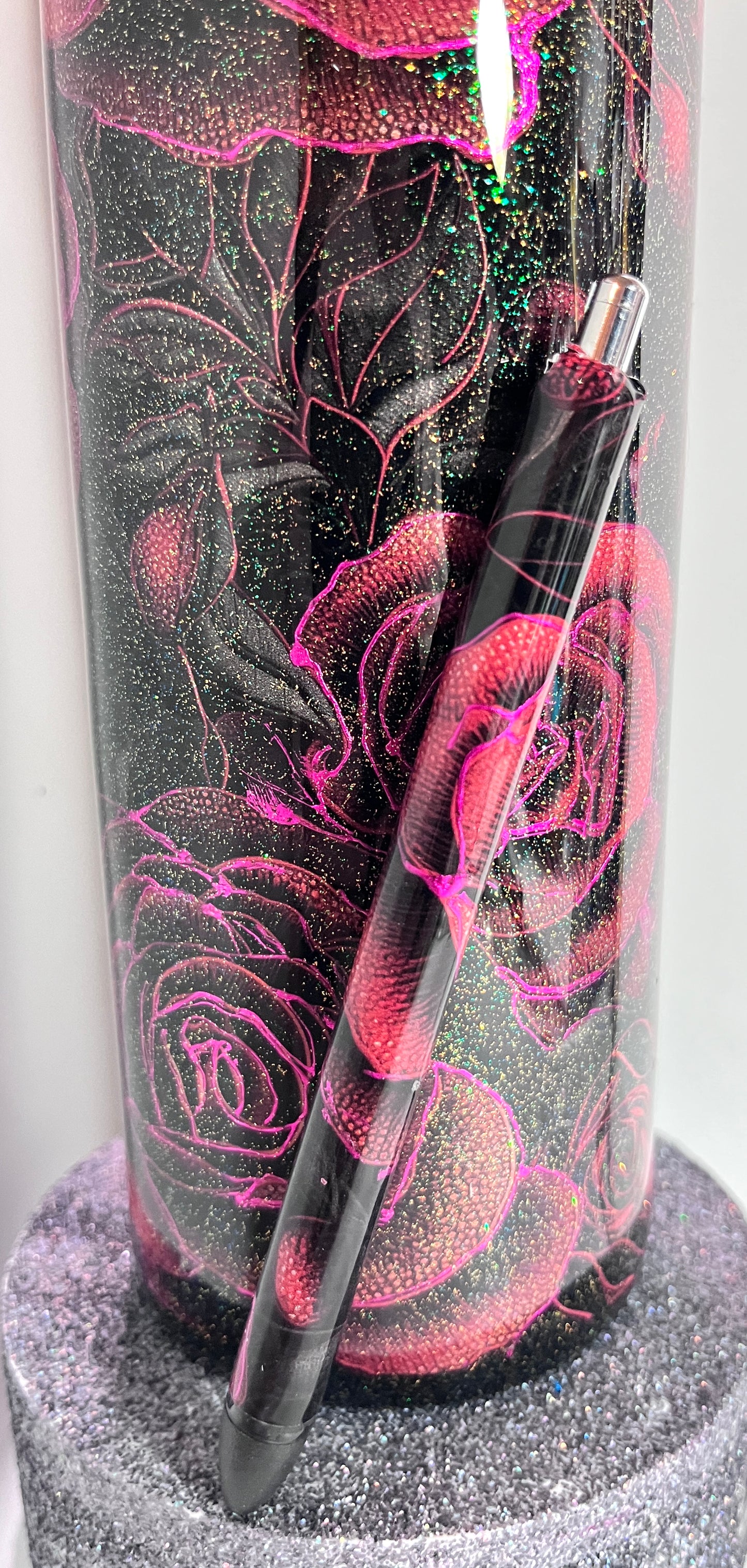 #331 - 30oz Skinny Rose Tumbler / Vinyl with Metallic Foil Rose Outlines / Comes with matching BIC Gel Pen.