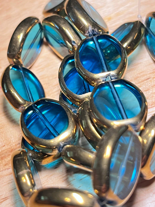 #2588B / Electroplated Golden-Edged Oval Translucent Blue Glass Beads / 17x14x4.5mm / 1.2mm Hole / Strand of 20