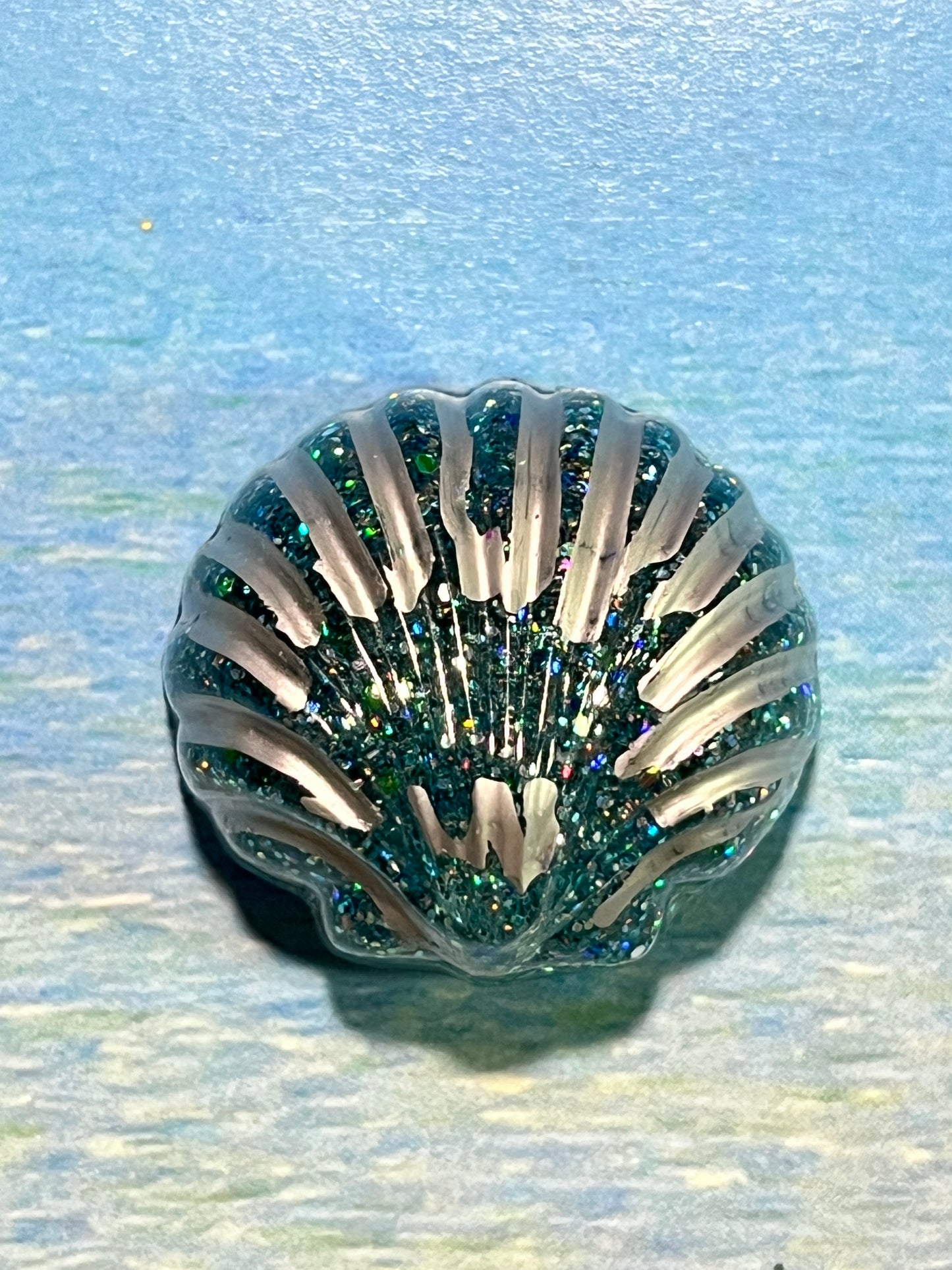 #MAGNET Scallop Shell / Custom Resin Scallop Shell Magnet - 1 1/4” x 1 1/4” x 3/4”