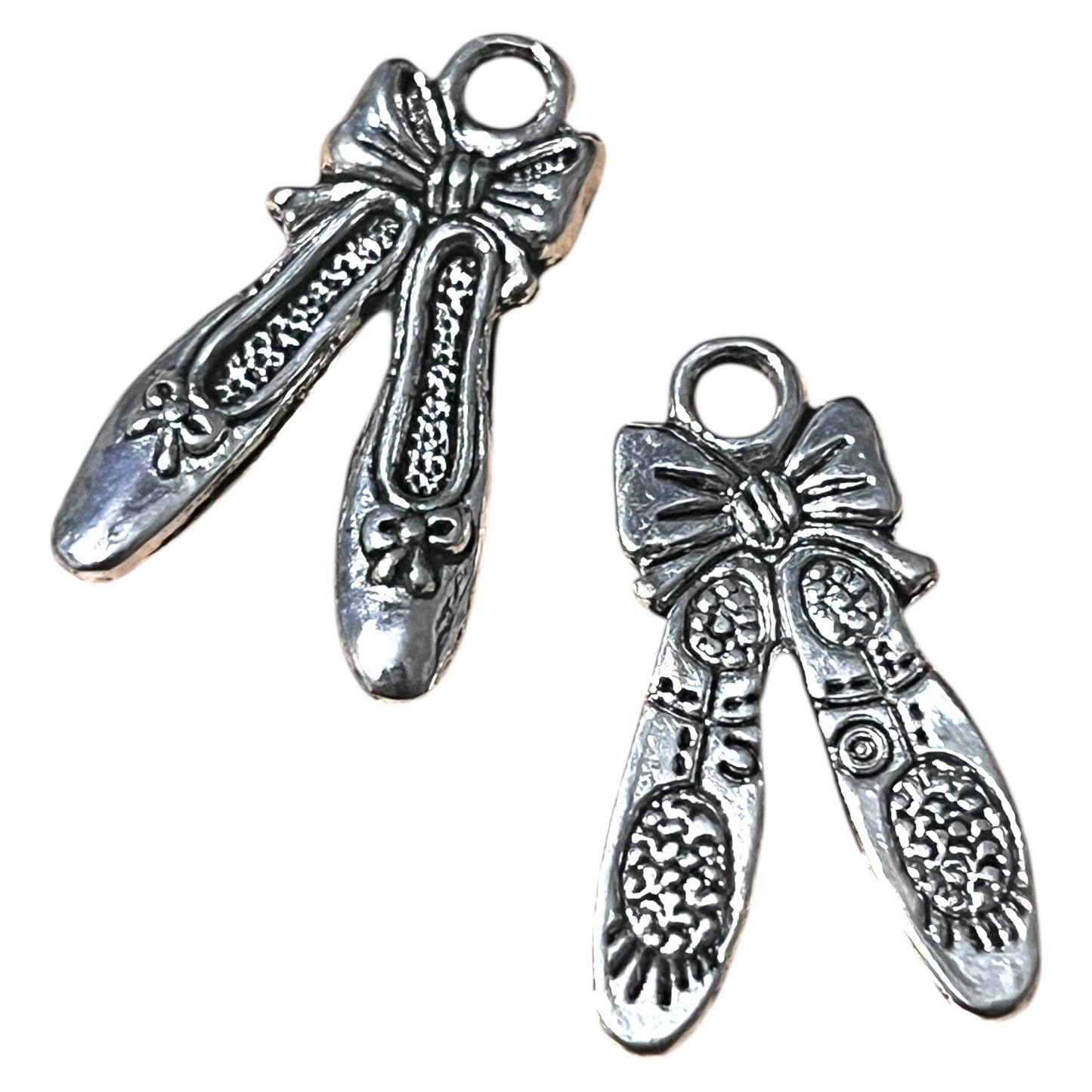 #2842 / Antique Silver Ballet Shoe Charm / 21x12x2mm / Hole 2mm / Sold Individually